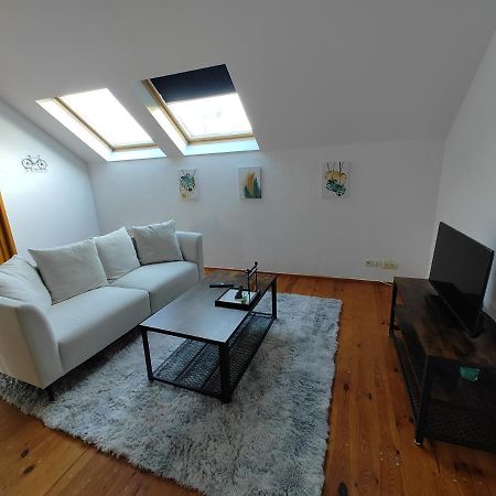 Cosy Appartement 2 Chambres Pont-de-l'Arche Екстер'єр фото